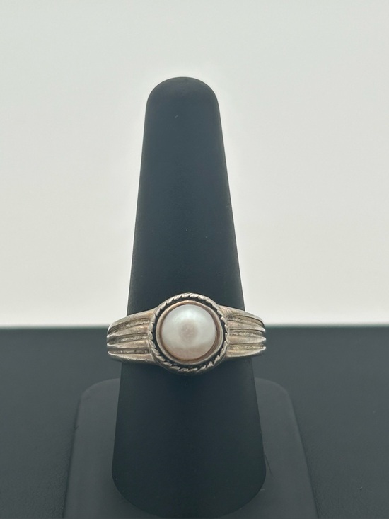 Jewelry - Vintage Sterling Silver Faux Pearl Ring